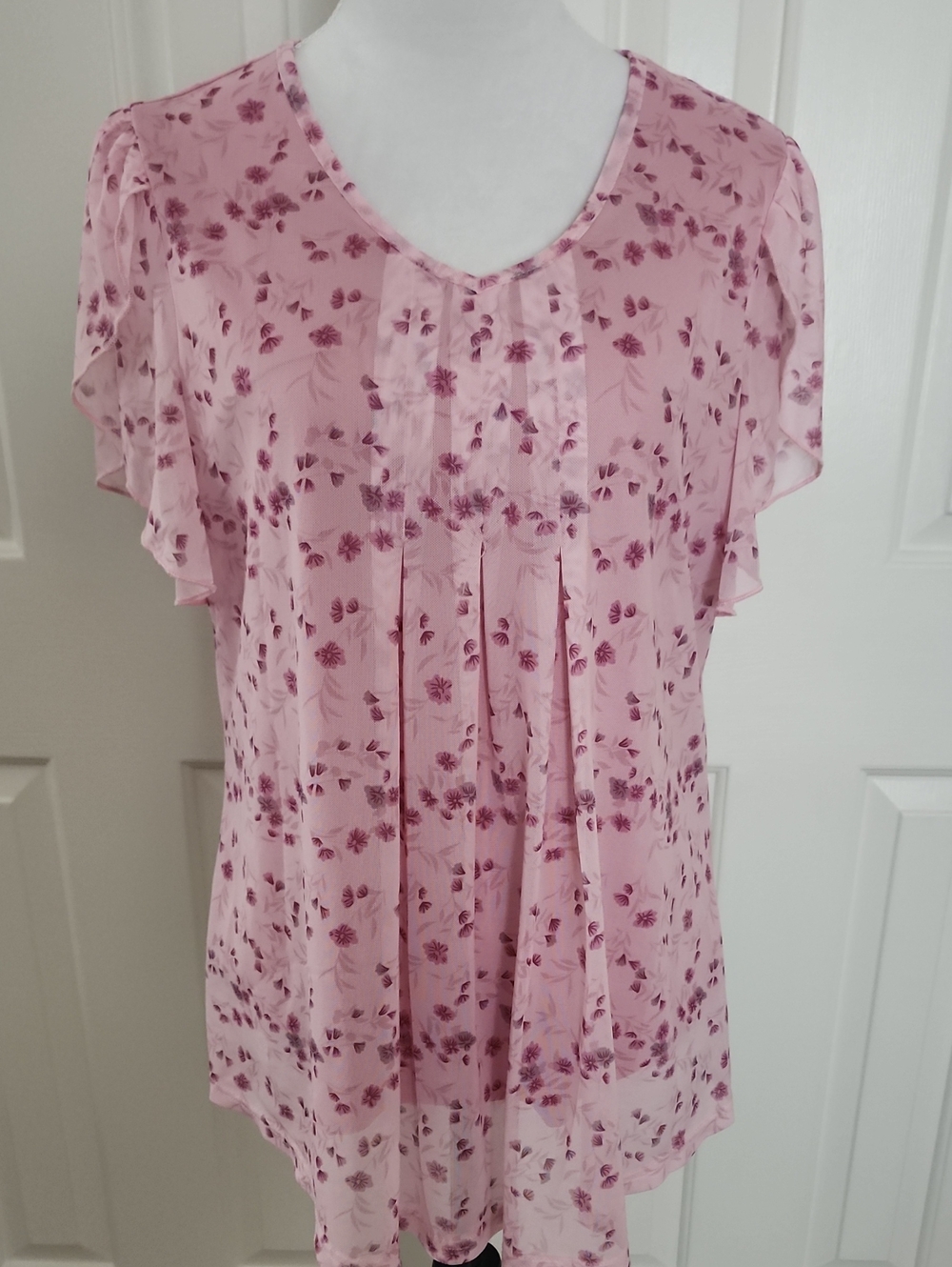 SHEIN Pink Floral Pintuck Flutter Sleeve Top